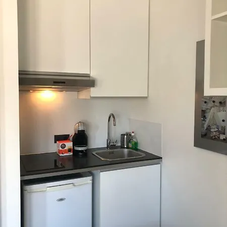 Studio With Rooftop Terrace Apartment *