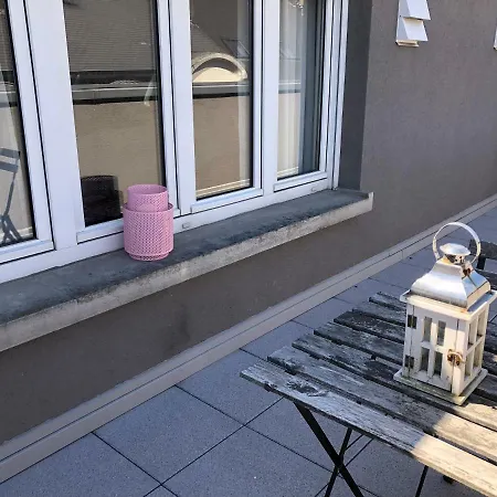 Studio With Rooftop Terrace Apartment *